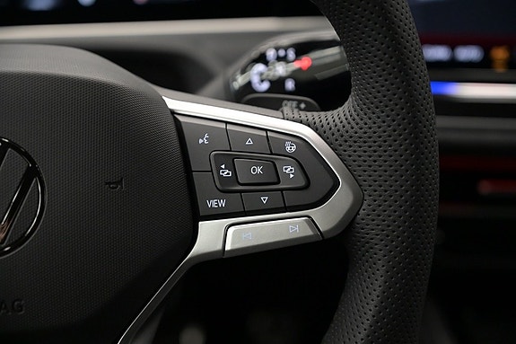 Volkswagen Passat 14 of 28