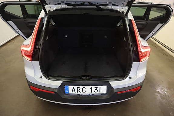 Volvo XC40 10 of 21
