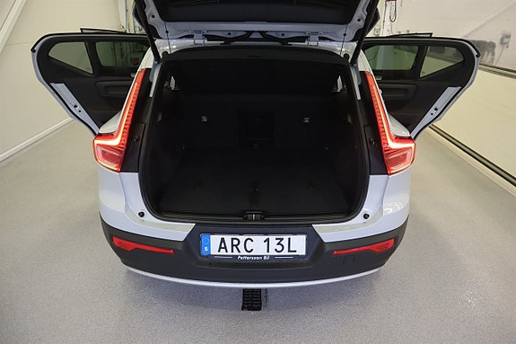 Volvo XC40 10 of 21