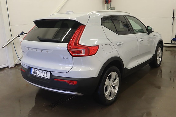Volvo XC40 4 of 5