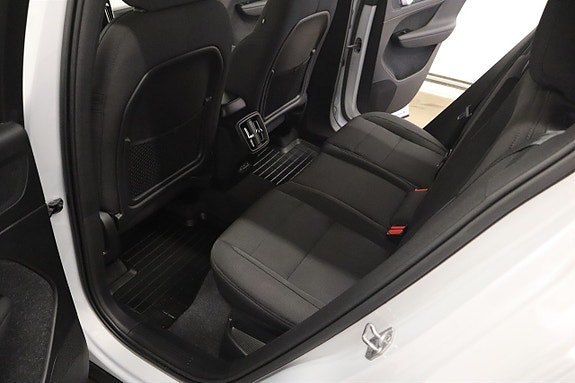 Volvo XC40 6 of 21