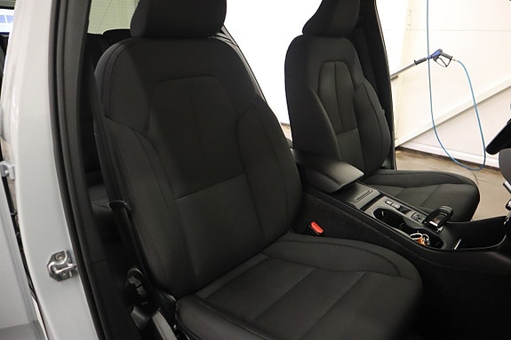 Volvo XC40 8 of 21