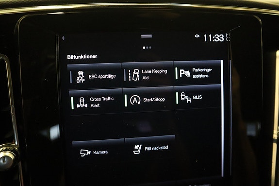 Volvo XC40 16 of 21