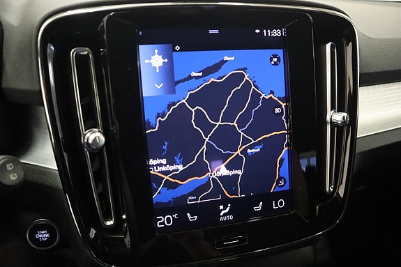 Volvo XC40 13 of 21