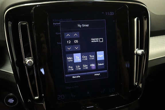 Volvo XC40 18 of 21