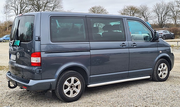 Volkswagen Caravelle 4 of 5