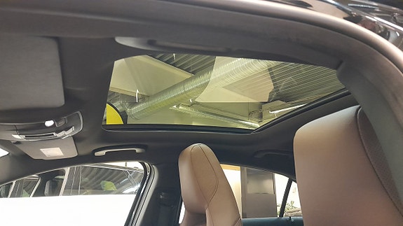 Mercedes-Benz A220 9 of 17