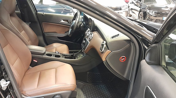 Mercedes-Benz A220 12 of 17