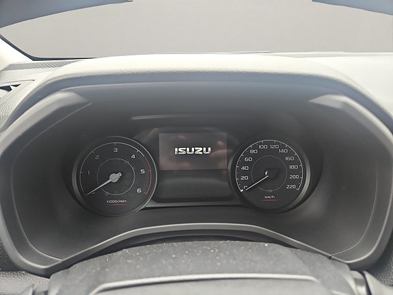 Isuzu D-max 7 of 13