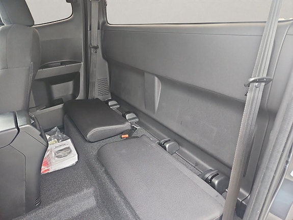 Isuzu D-max 8 of 13
