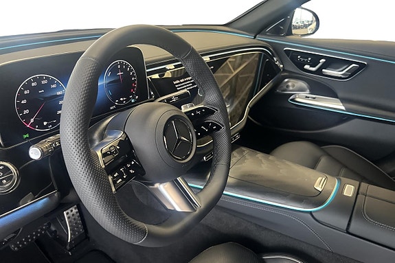 Mercedes-Benz E300 de 13 of 17