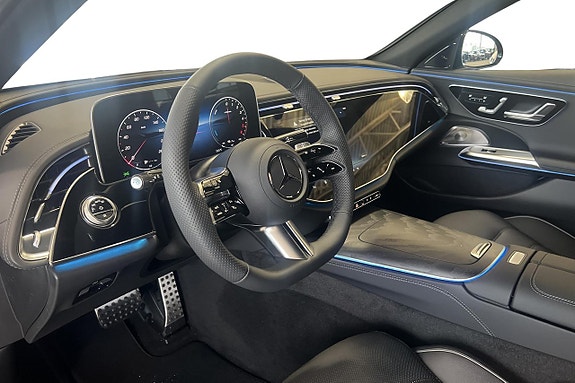 Mercedes-Benz E300 de 6 of 17