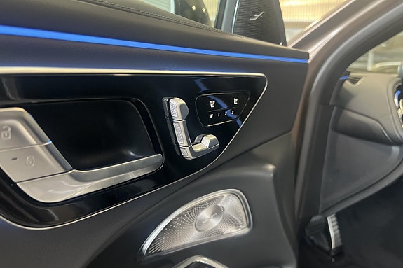 Mercedes-Benz E300 de 14 of 17