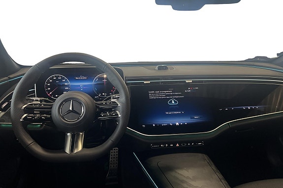 Mercedes-Benz E300 de 8 of 17