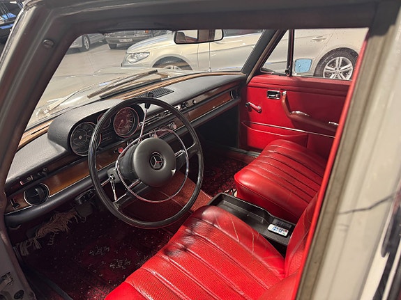 Mercedes-Benz W108/W109 13 of 18