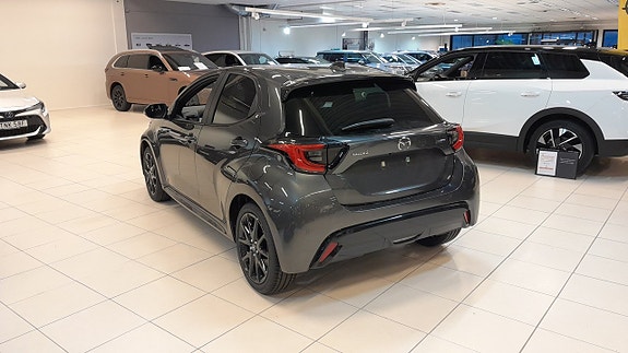 Mazda 2 4 of 15