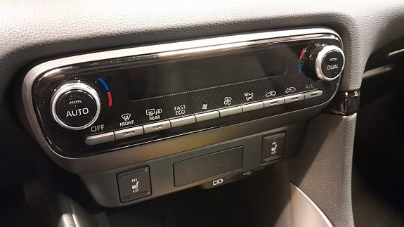 Mazda 2 12 of 15