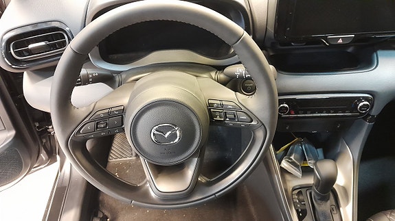 Mazda 2 9 of 15