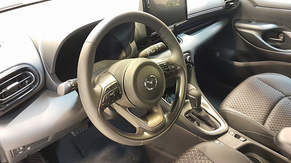 Mazda 2 8 of 15