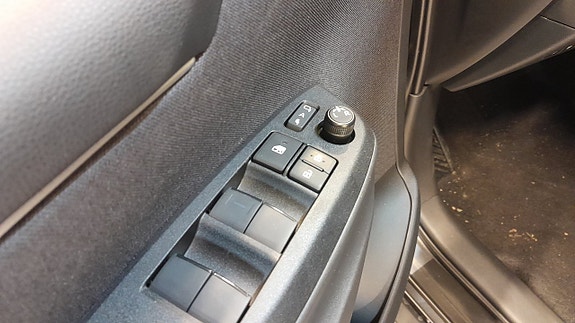 Mazda 2 7 of 15