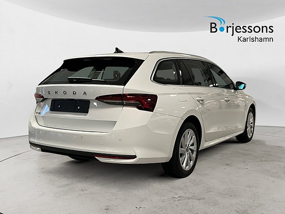 Skoda Octavia 3 of 5