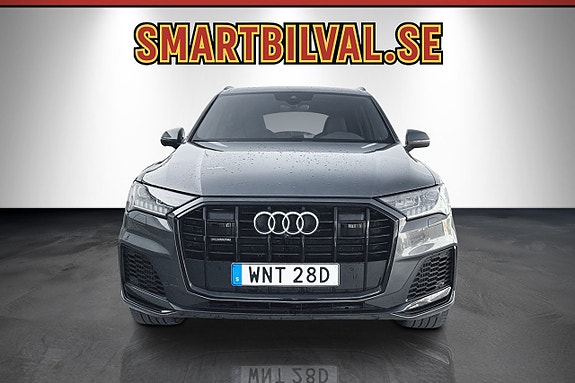 Audi Q7 2 of 5