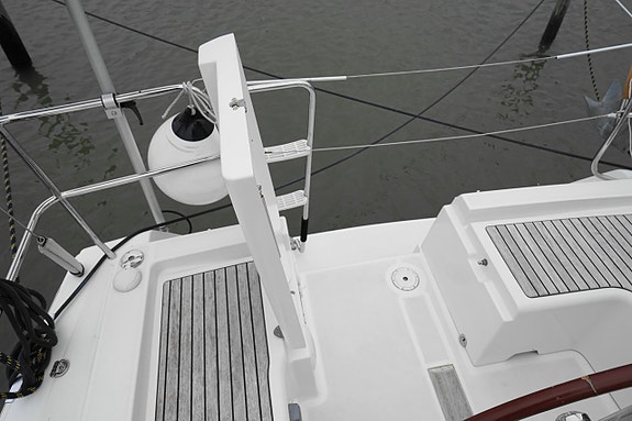 Beneteau Oceanis 31 19 of 22