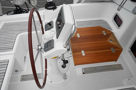 Beneteau Oceanis 31 17 of 22