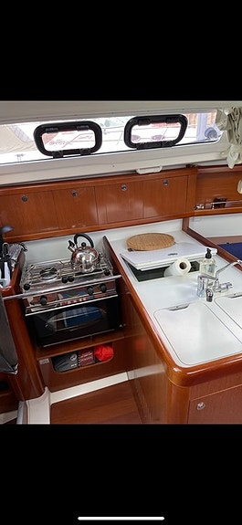 Beneteau Oceanis 31 4 of 5
