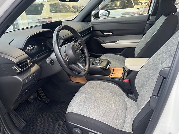Mazda MX-30 7 of 19