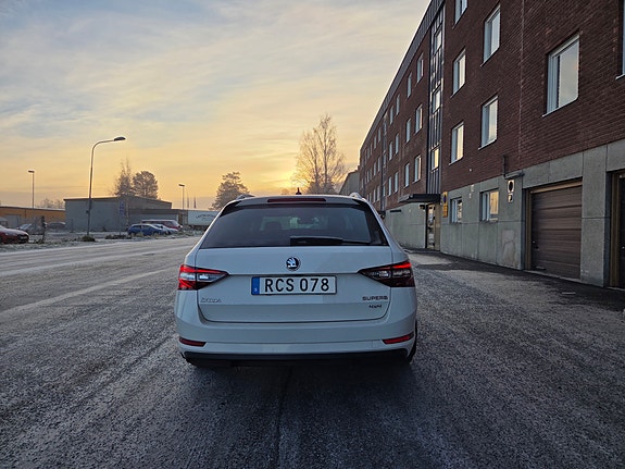 Skoda Superb 3 of 5