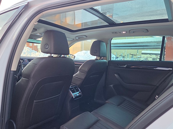Skoda Superb 4 of 5
