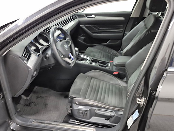 Volkswagen Passat 2 of 5