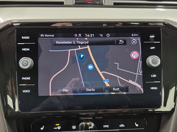 Volkswagen Passat 8 of 11