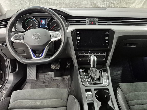 Volkswagen Passat 6 of 11