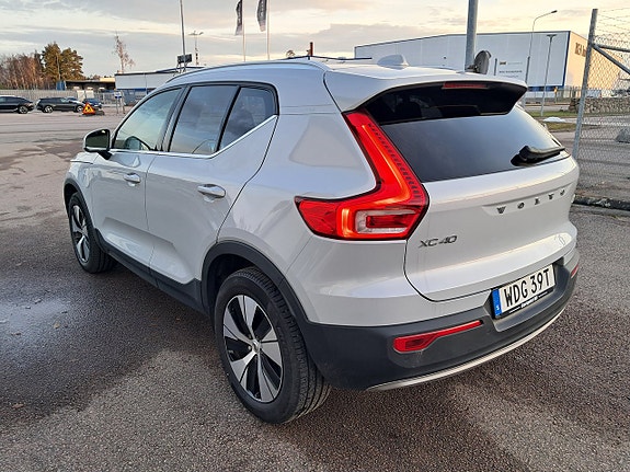 Volvo XC40 4 of 5