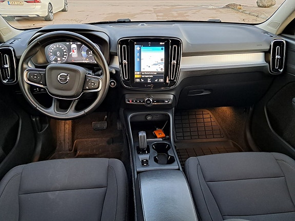 Volvo XC40 6 of 7