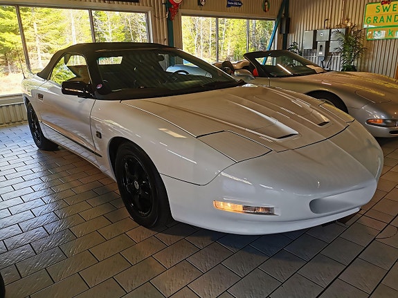 Pontiac Firebird 12 of 23