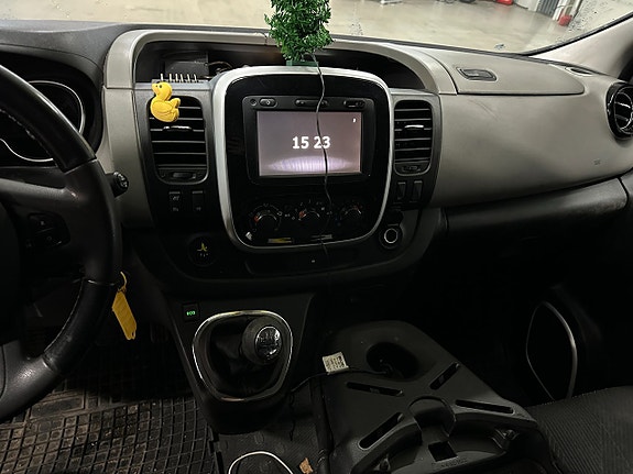 Renault Trafic 8 of 12