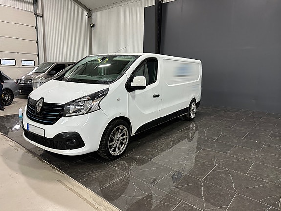 Renault Trafic 2 of 12