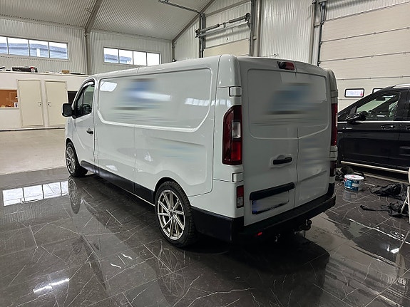 Renault Trafic 3 of 12
