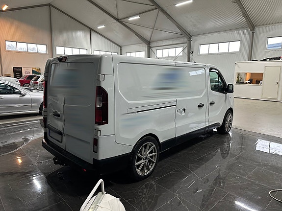Renault Trafic 4 of 12