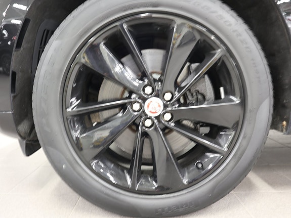 Jaguar F-PACE 13 of 14