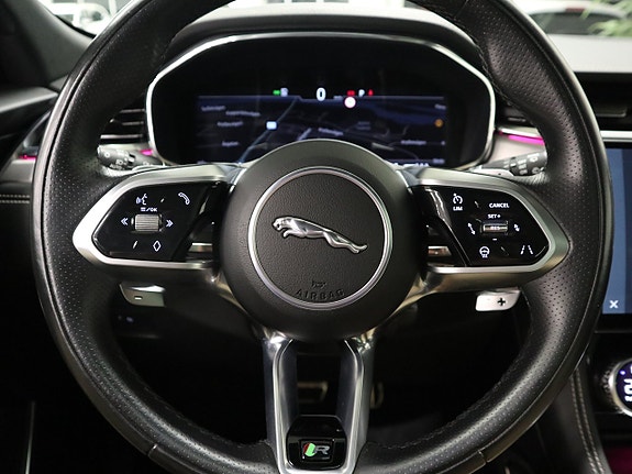 Jaguar F-PACE 7 of 14