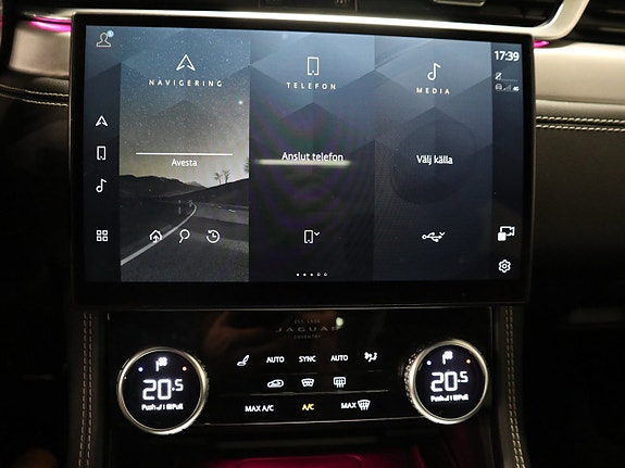 Jaguar F-PACE 8 of 14