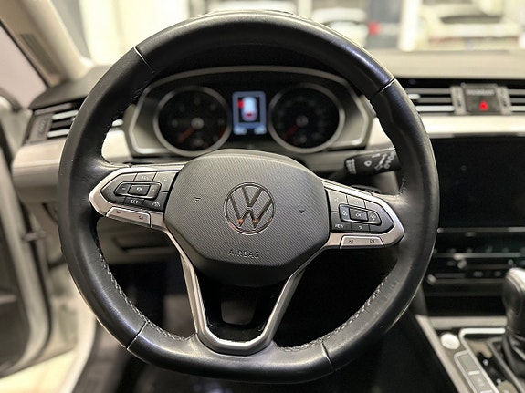Volkswagen Passat 8 of 17