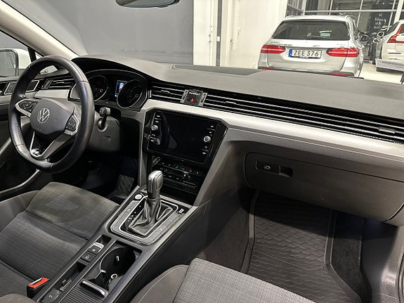 Volkswagen Passat 7 of 17