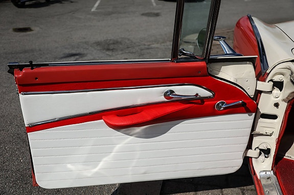 Ford Fairlane 9 of 14