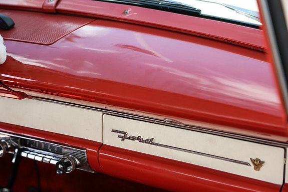 Ford Fairlane 11 of 14