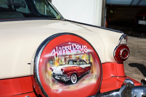 Ford Fairlane 6 of 14